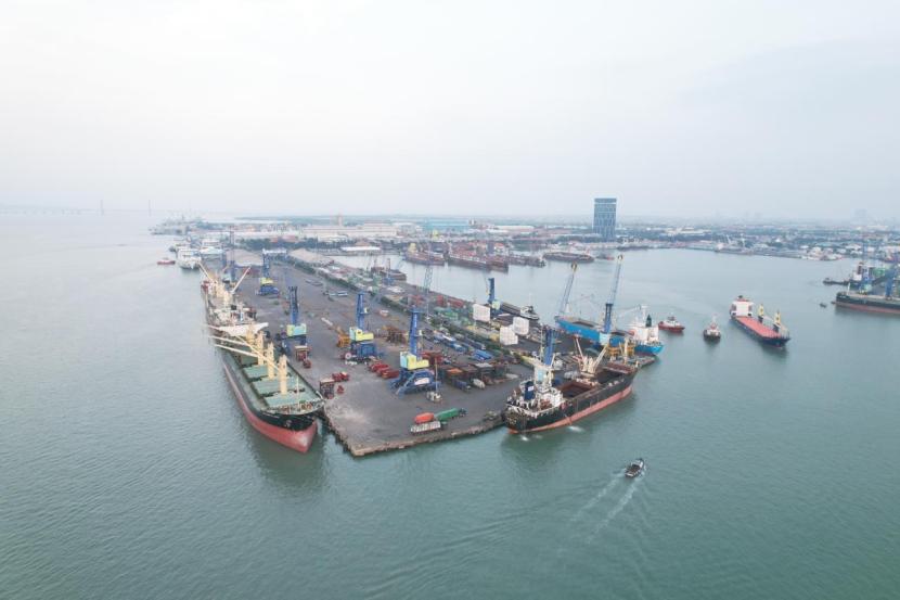 Pelindo Perkuat Logistik Nasional dengan Transformasi Pelabuhan Nonpetikemas