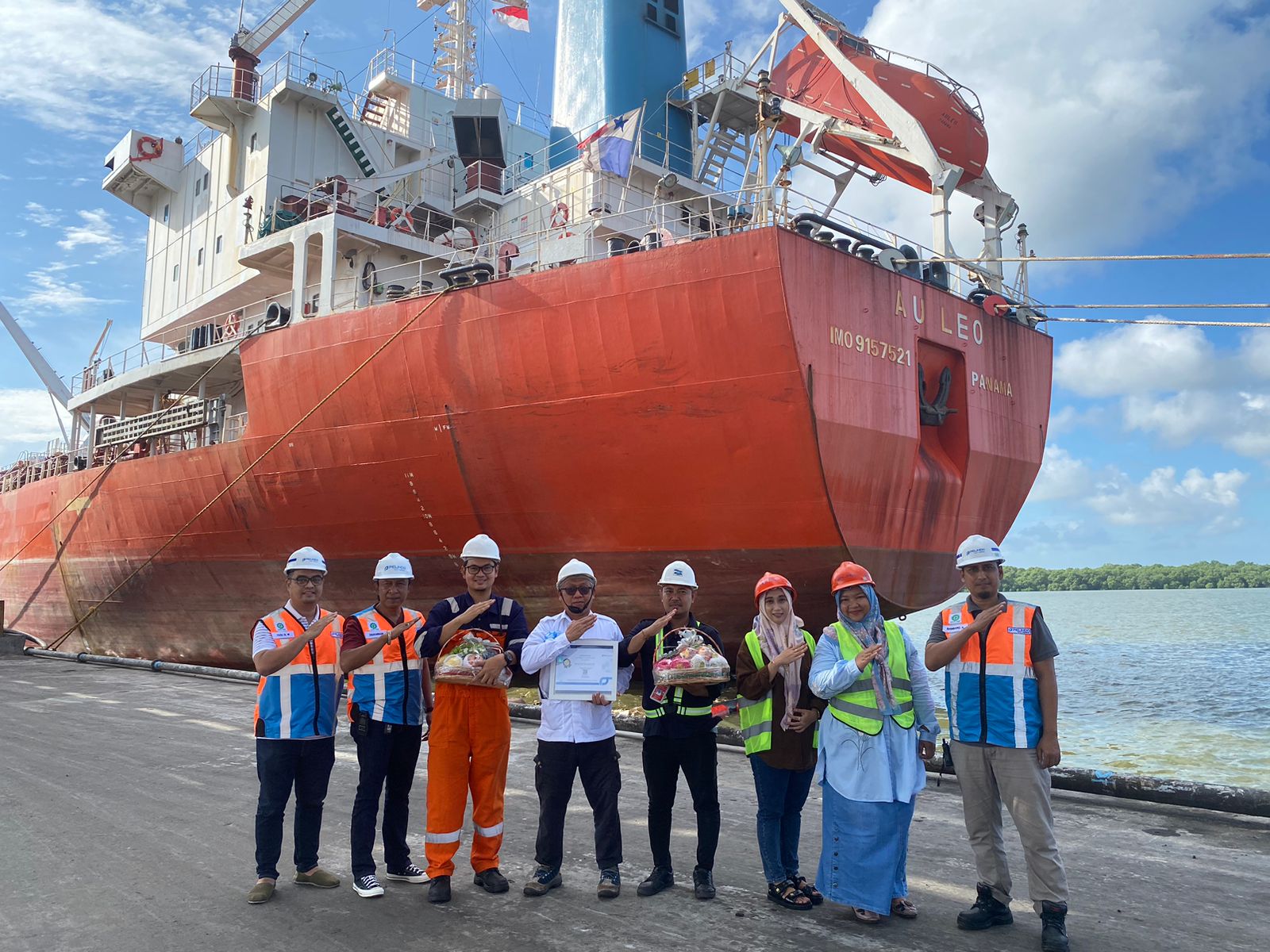 Kolaborasi Pelindo Group di Belawan, Apresiasi Last Call Vessel 2023