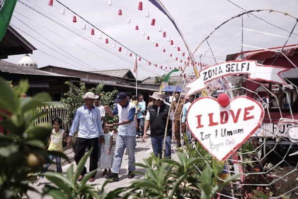 Pelindo Group Bina Kampung dan Gelar Lomba Pentas Seni Daur Ulang